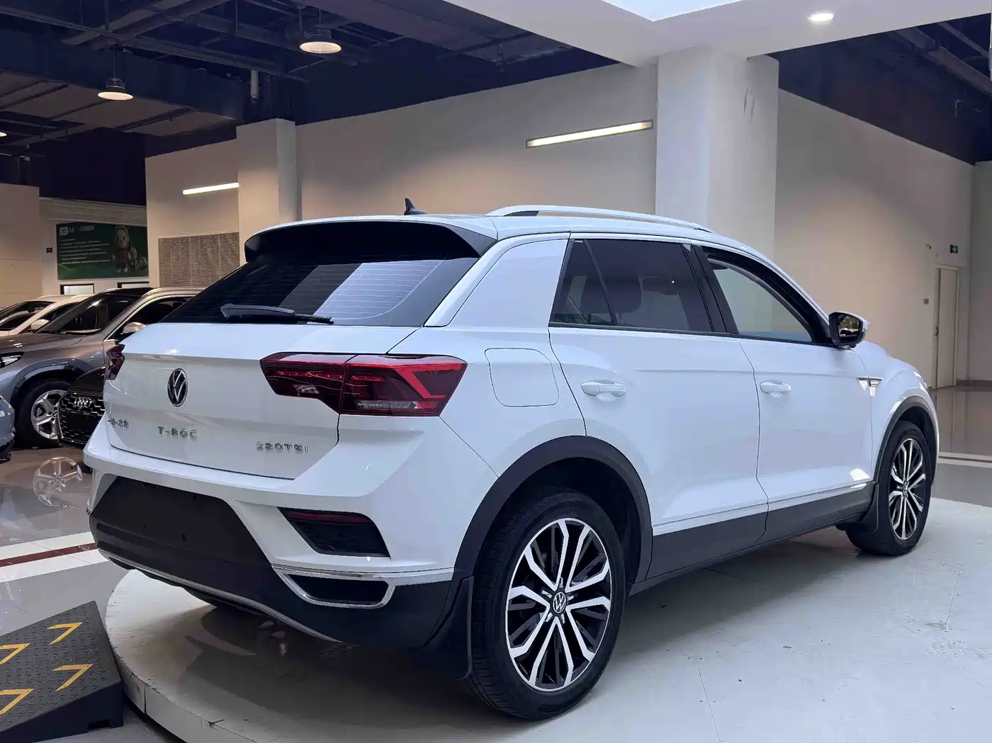 Volkswagen T-ROC 2022 280TSI DSG 2WD Comfort PLUS фото 5