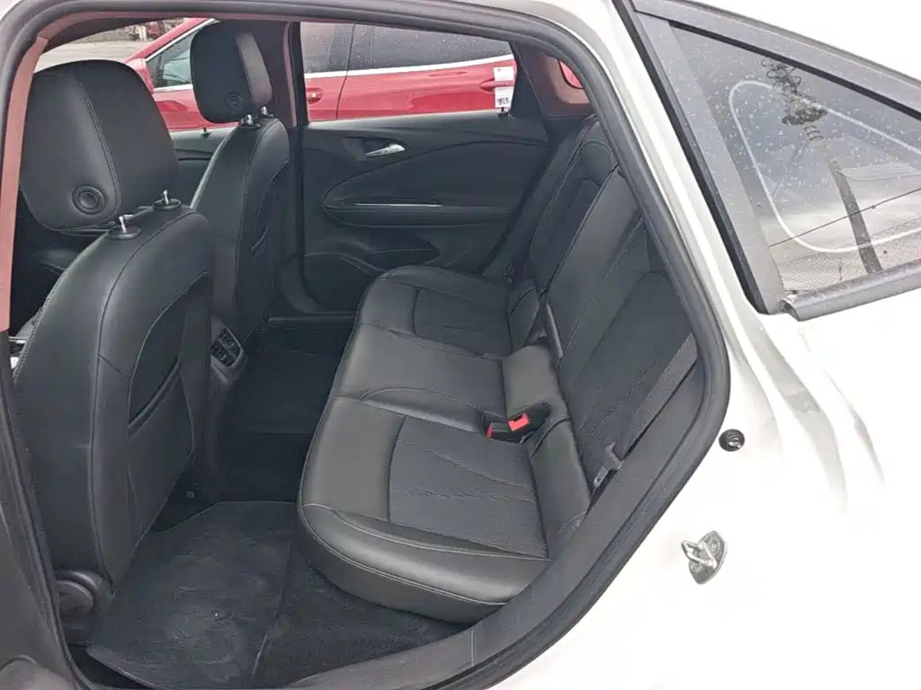 Photo 17 - Buick Verano