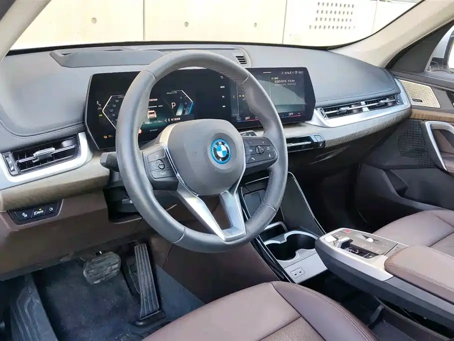 BMW iX1 2023 xDrive30L X Design Package фото 7