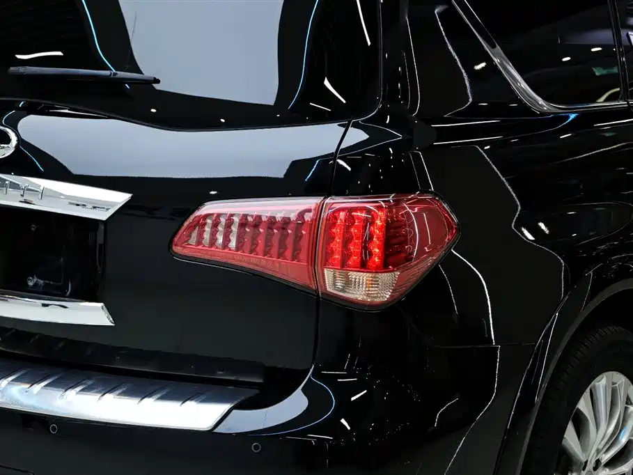Infiniti QX80 2016 5.6L 4WD фото 14