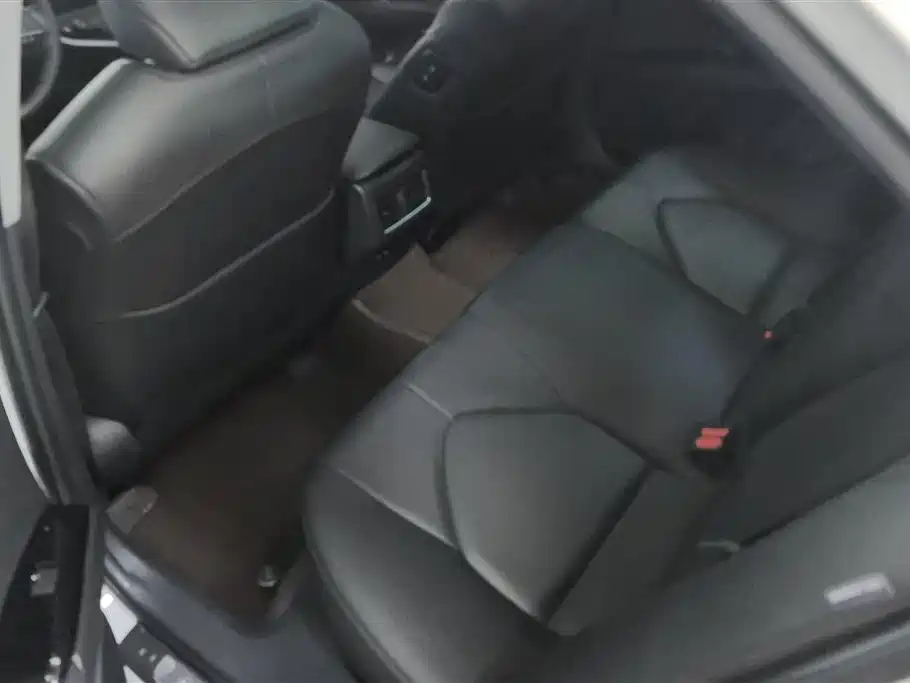 Toyota Camry 2021 2.0G Luxury Edition фото 11