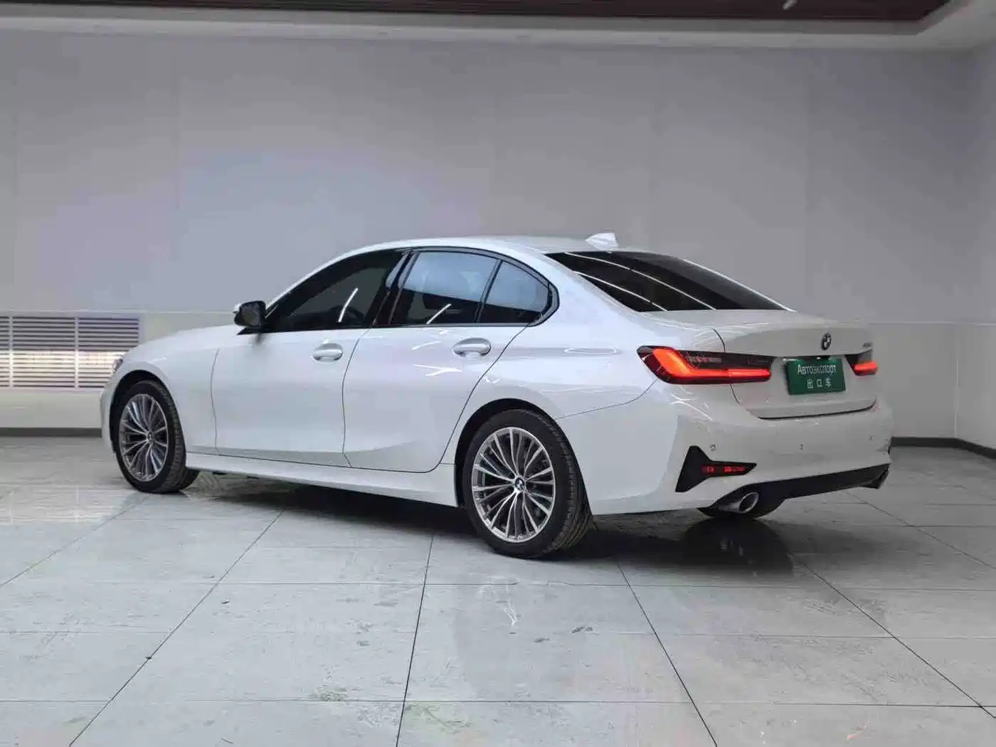 BMW 3 Series 2022 320i Sport Package фото 4