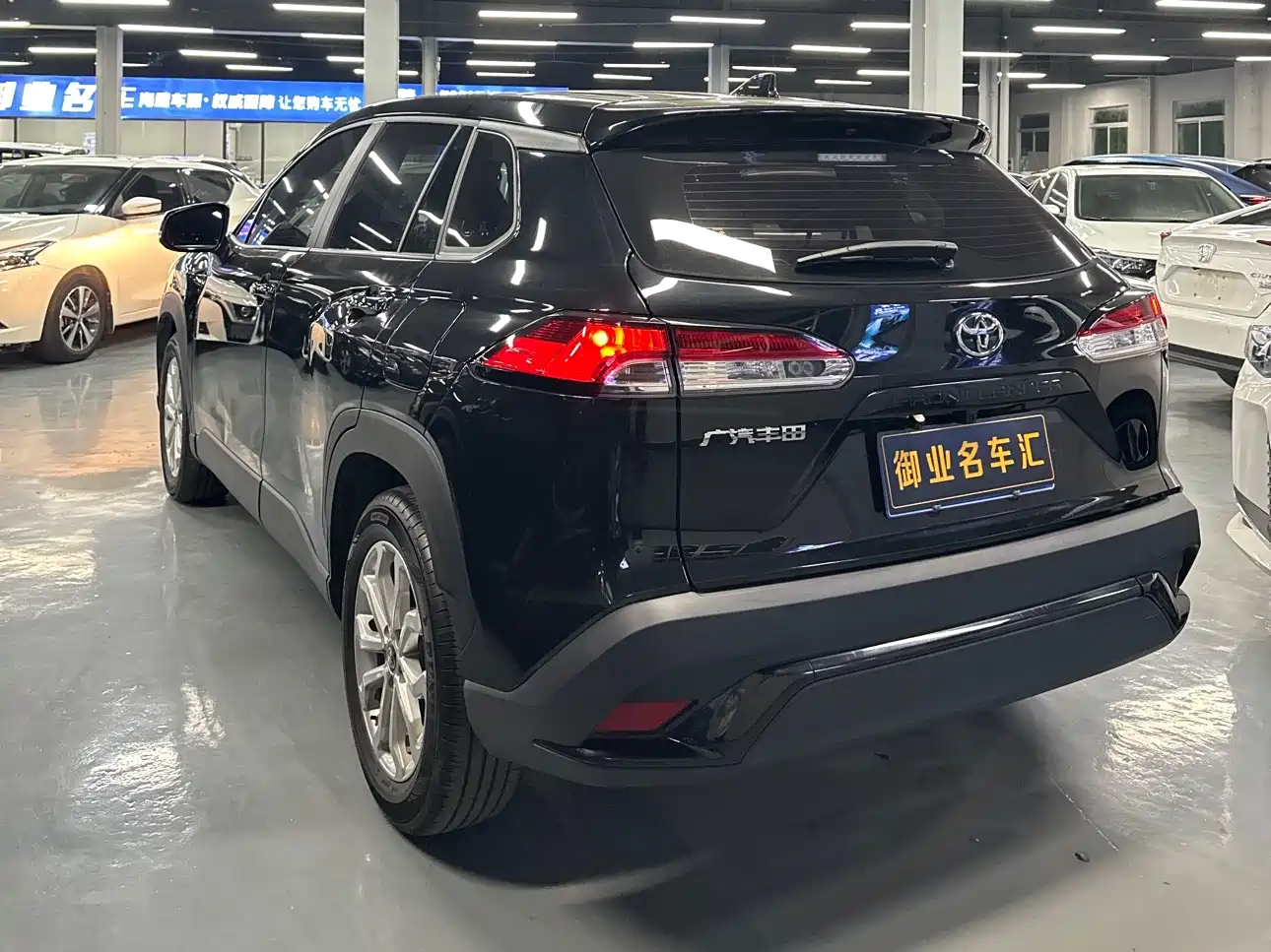 Toyota Frontlander 2023 2.0L CVT Elite Edition фото 7