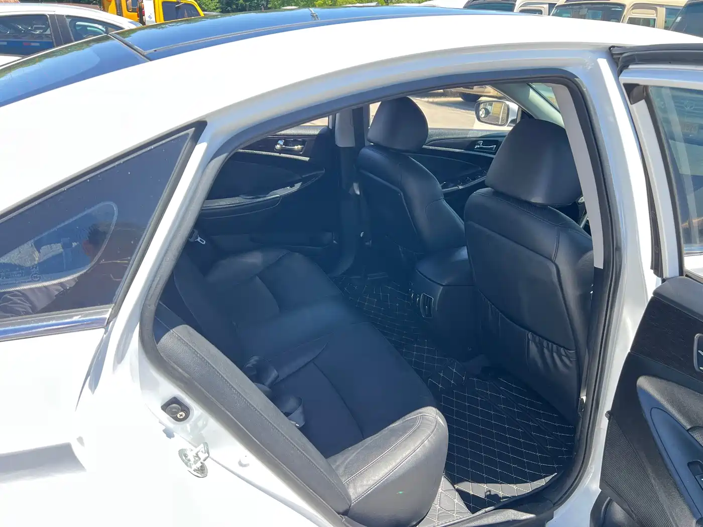 Hyundai Sonata 2013 2.0L Automatic Supreme Edition фото 19