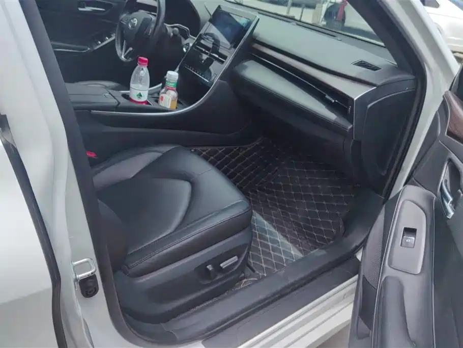 Toyota Avalon 2023 2.0L Premium Selection фото 8