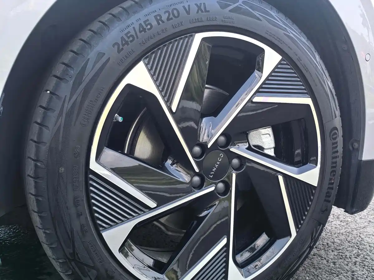 صورة 10 - Lynk & Co Z20