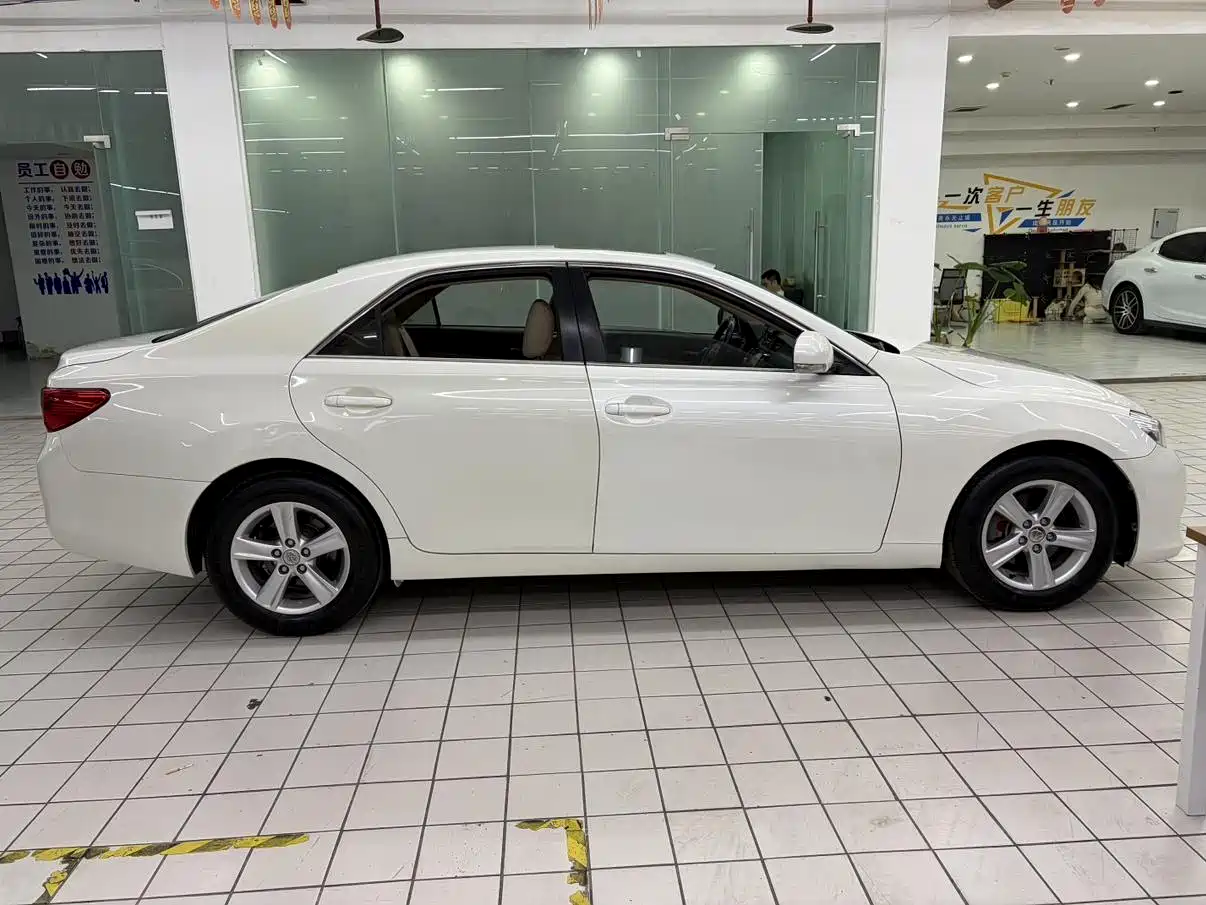 Toyota Reiz 2010 2.5V Elegance Elite Edition фото 3