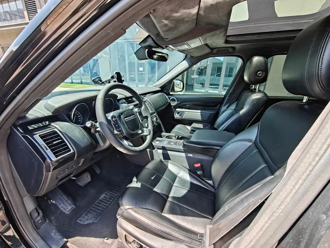 Land Rover Discovery 2017 3.0 SC V6 SE фото 8