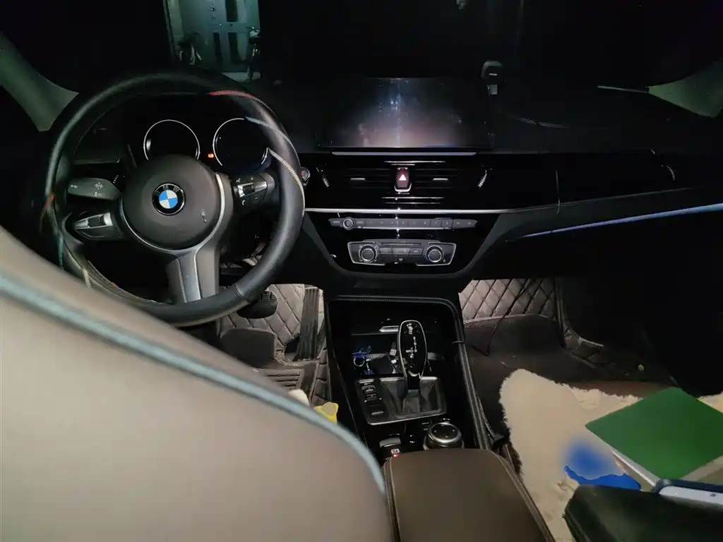 BMW 1-SERIES