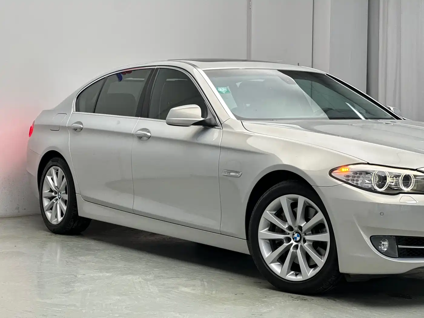 BMW 5 Series 2011 535Li Luxury фото 7