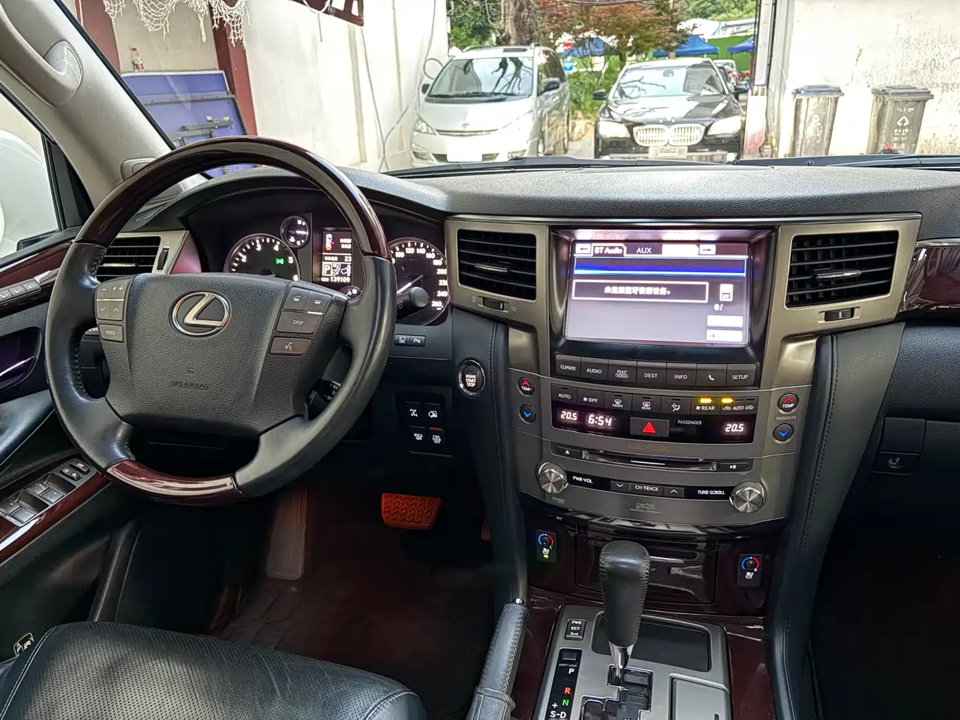 Lexus LX 2013 570 фото 16