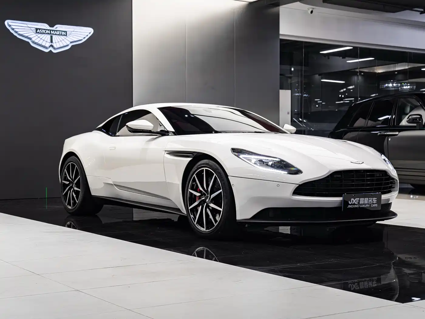 Aston Martin DB11 2018 2019 Model 4.0T V8 Coupe
