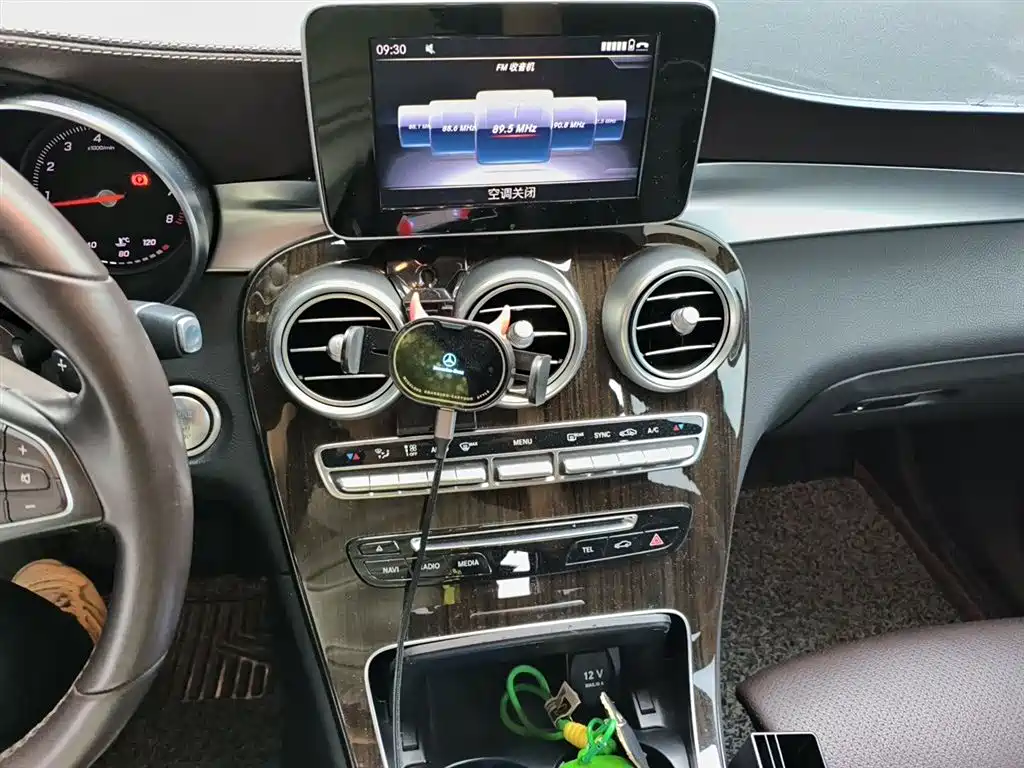 Mercedes-Benz GLC 2019 Facelift GLC 260 L 4MATIC Luxury фото 13