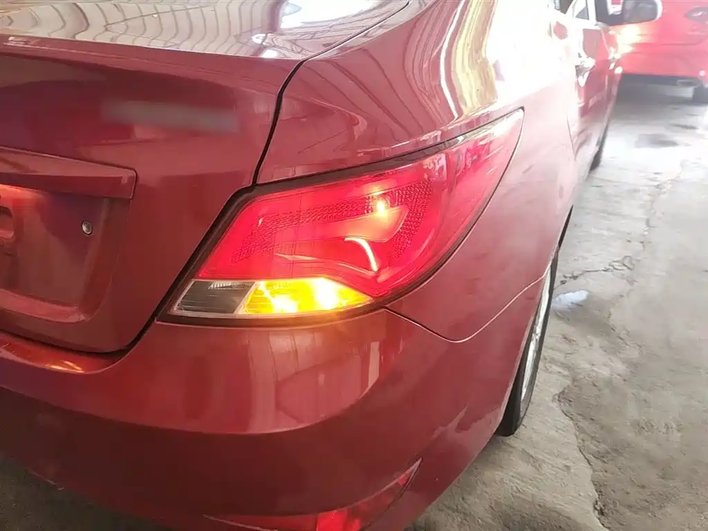 Hyundai Verna 2014 1.4L Manual Smart GLS фото 8