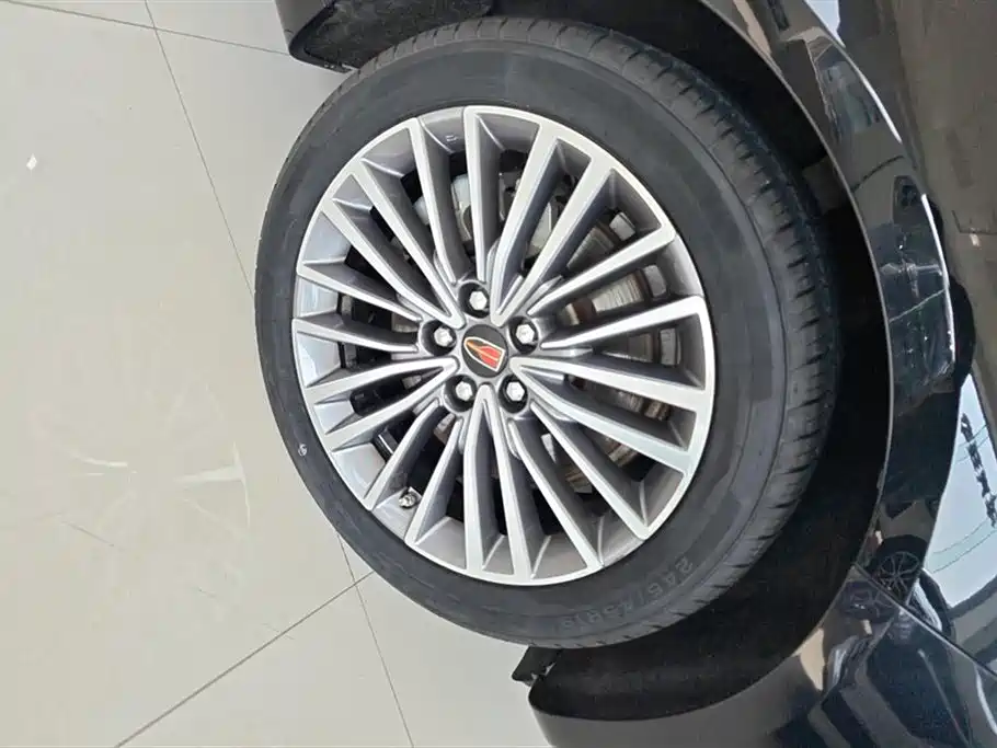 Hongqi H9 2020 2.0T Smart Connection Qi Chang Edition фото 6