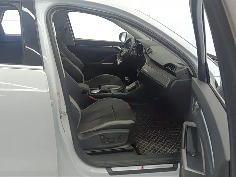 Audi Q3 2019 40 TFSI Fashion Dynamic фото 8