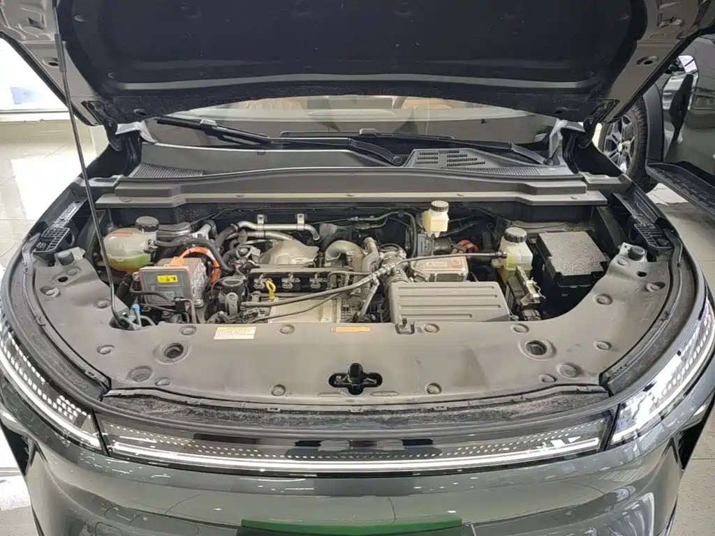 Dongfeng Aeolus L8 2026 2025 Plug-in Hybrid