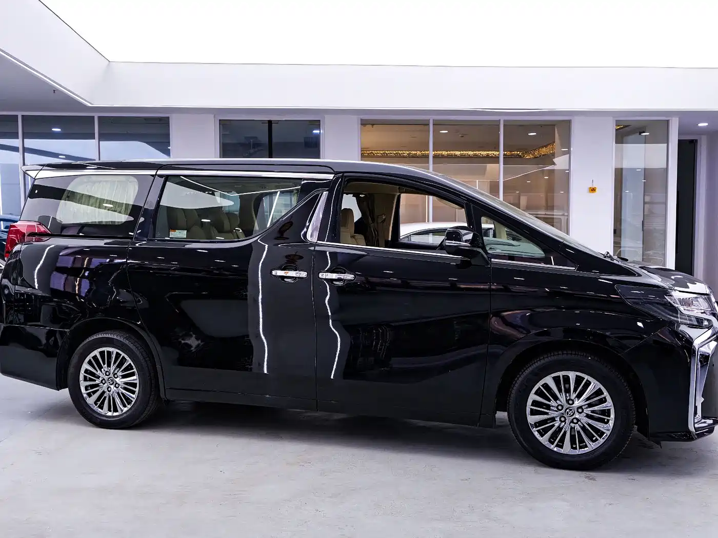 Toyota Alphard 2018 Facelift 3.5L Premium Edition фото 6