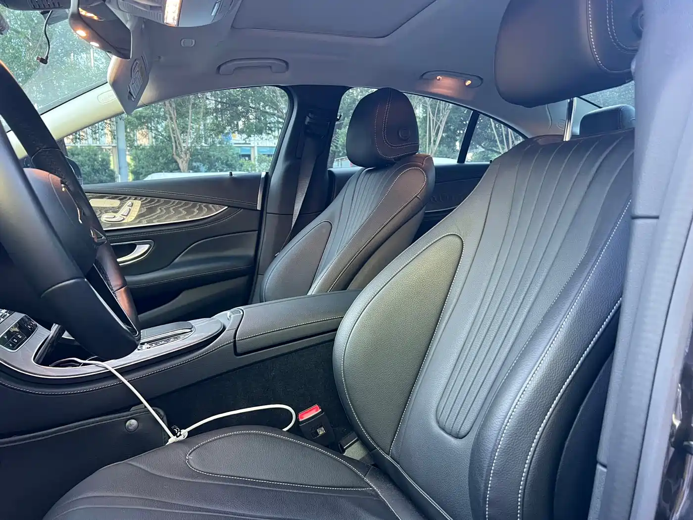 Mercedes-Benz CLS 2023 Model CLS 300 Sport Version фото 9