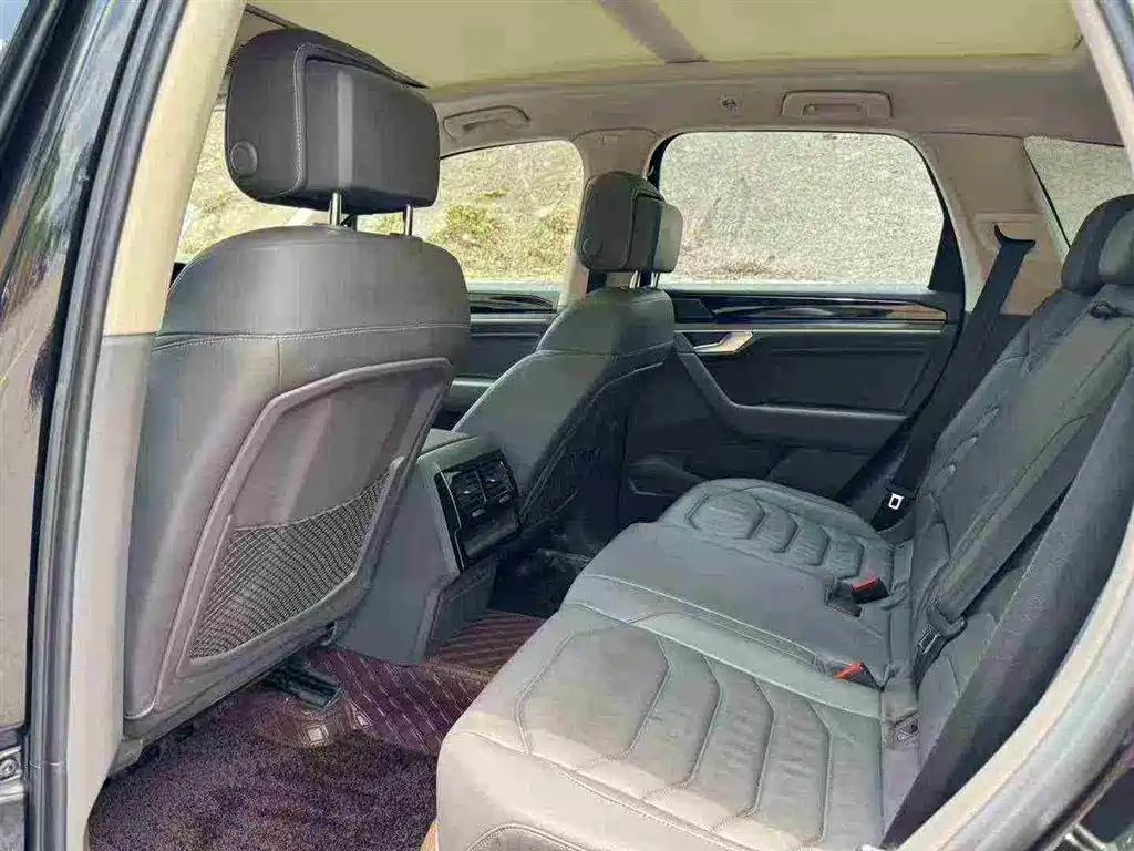 Volkswagen Touareg 2019 2.0TSI Sharp Wing Edition China V фото 9