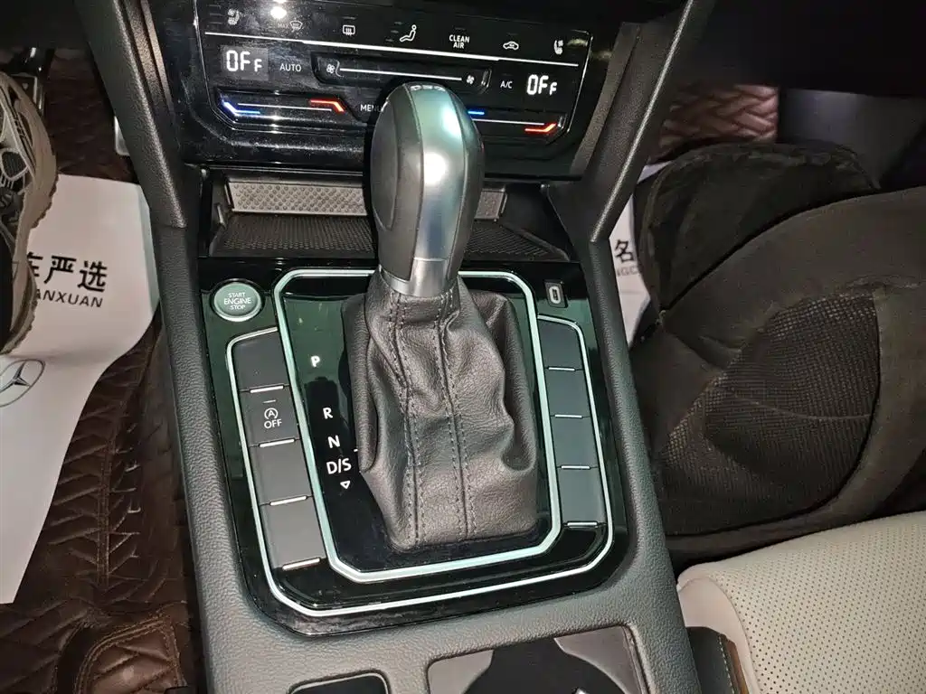 Volkswagen Magotan 2023 Model 2 Million Commemorative Edition 330TSI DSG Luxury фото 14