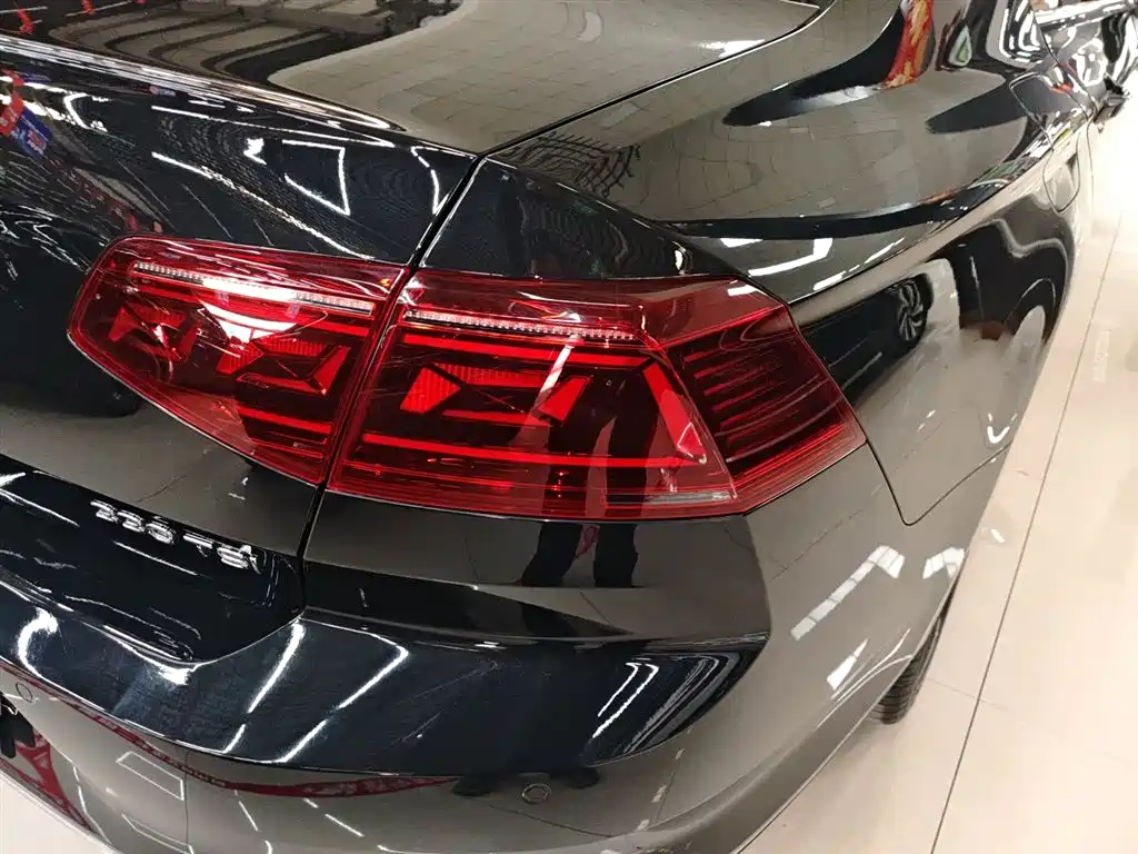 Volkswagen Magotan 2023 Model 2 Million Commemorative Edition 330TSI DSG Luxury фото 8