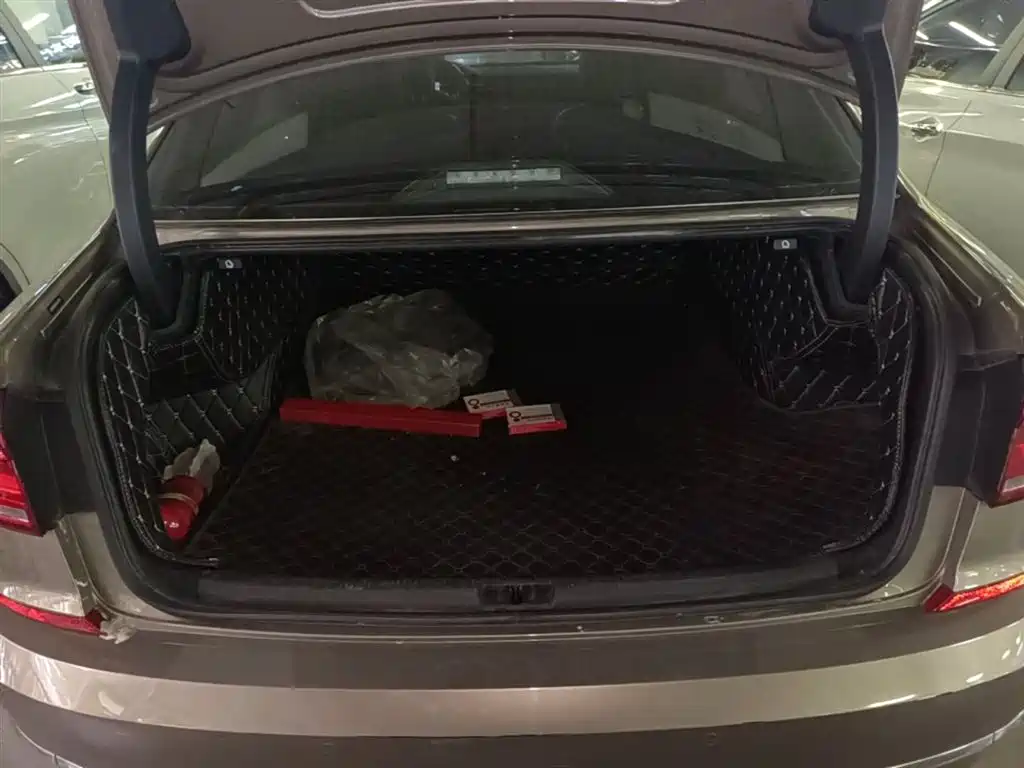 Volkswagen Passat 2017 280TSI DSG Prestige фото 19