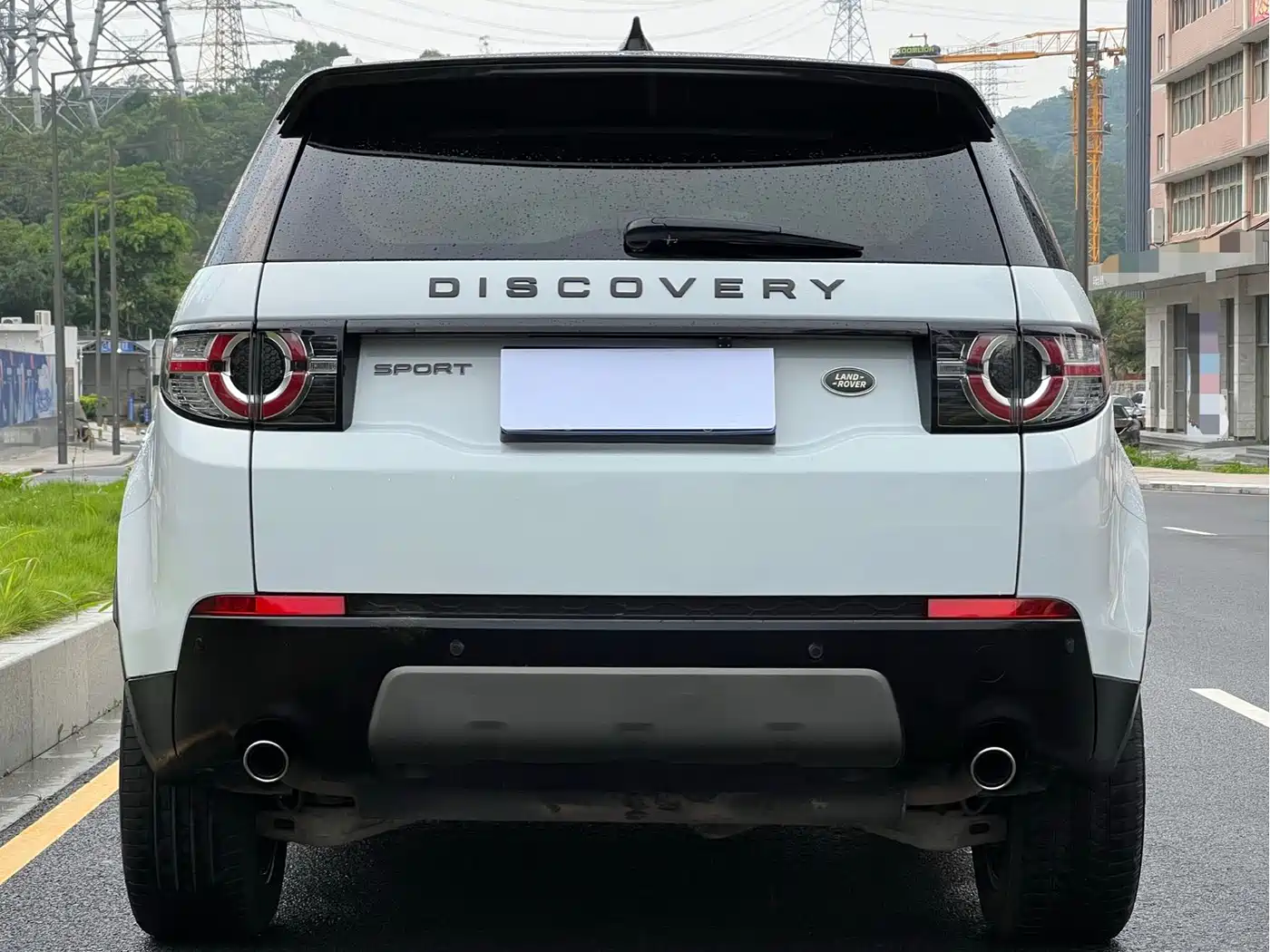 Land Rover Discovery Sport 2017 2.0T Cool Black Limited Edition фото 17