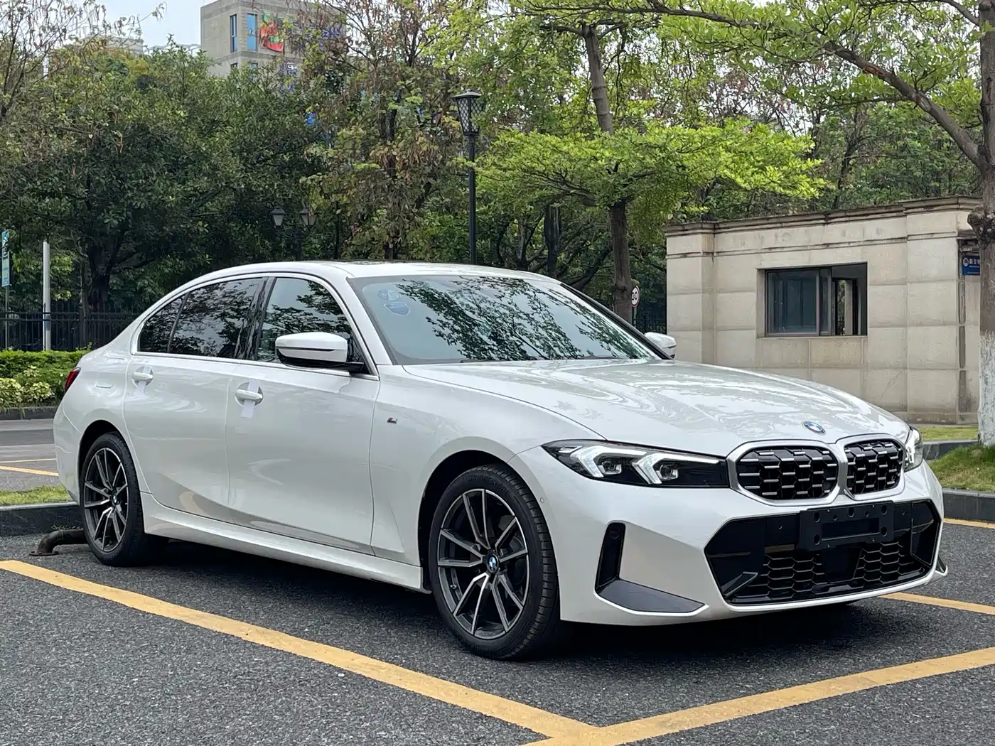 BMW 3-SERIES