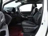 Фото 4 - Toyota Granvia