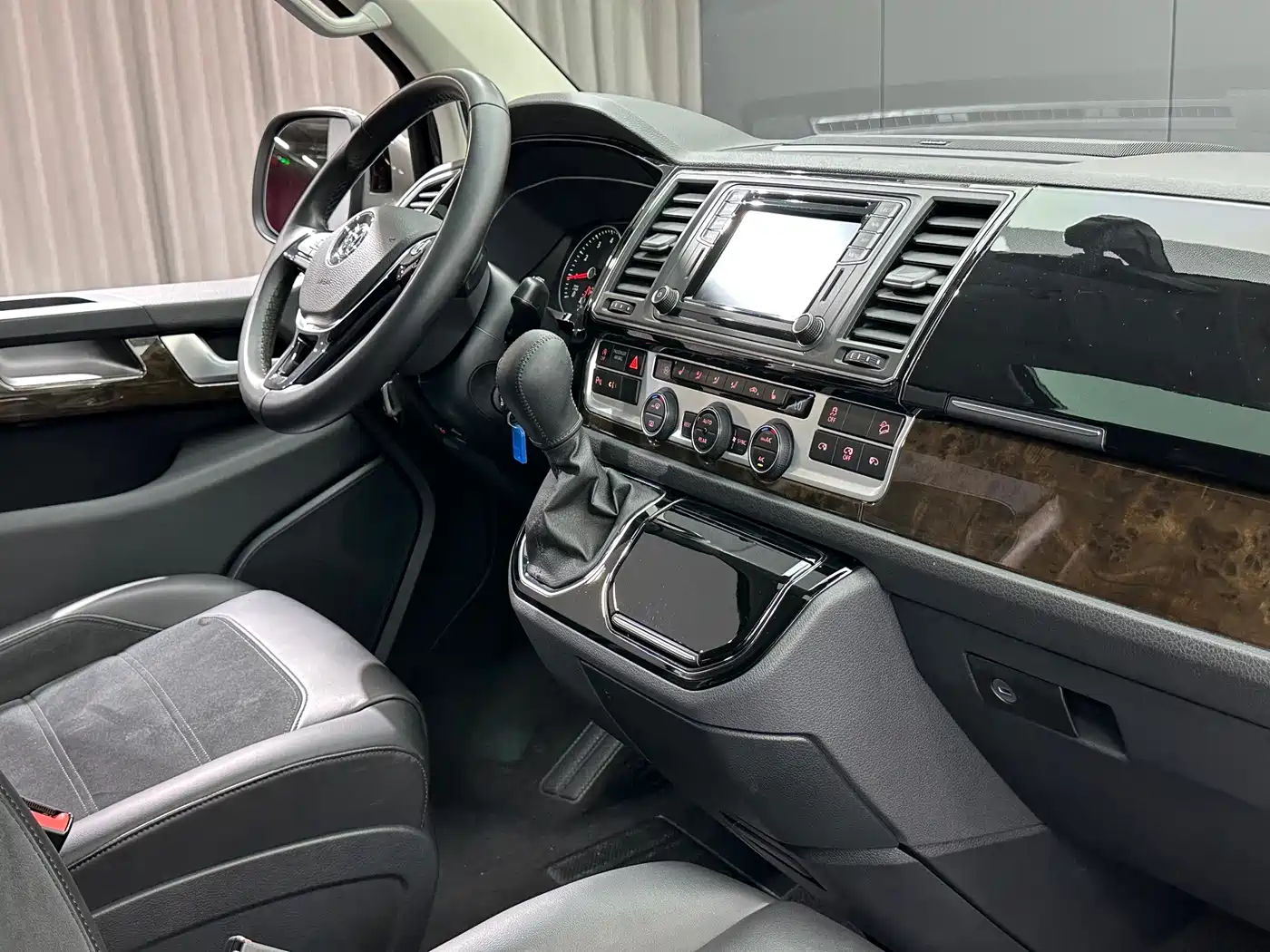 Volkswagen Multivan 2019 2019 2.0TSI 4WD Premium 7-seater