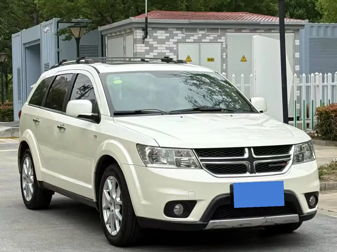 Dodge Journey 2013 2013 Model 2.4L 2WD Premium Edition