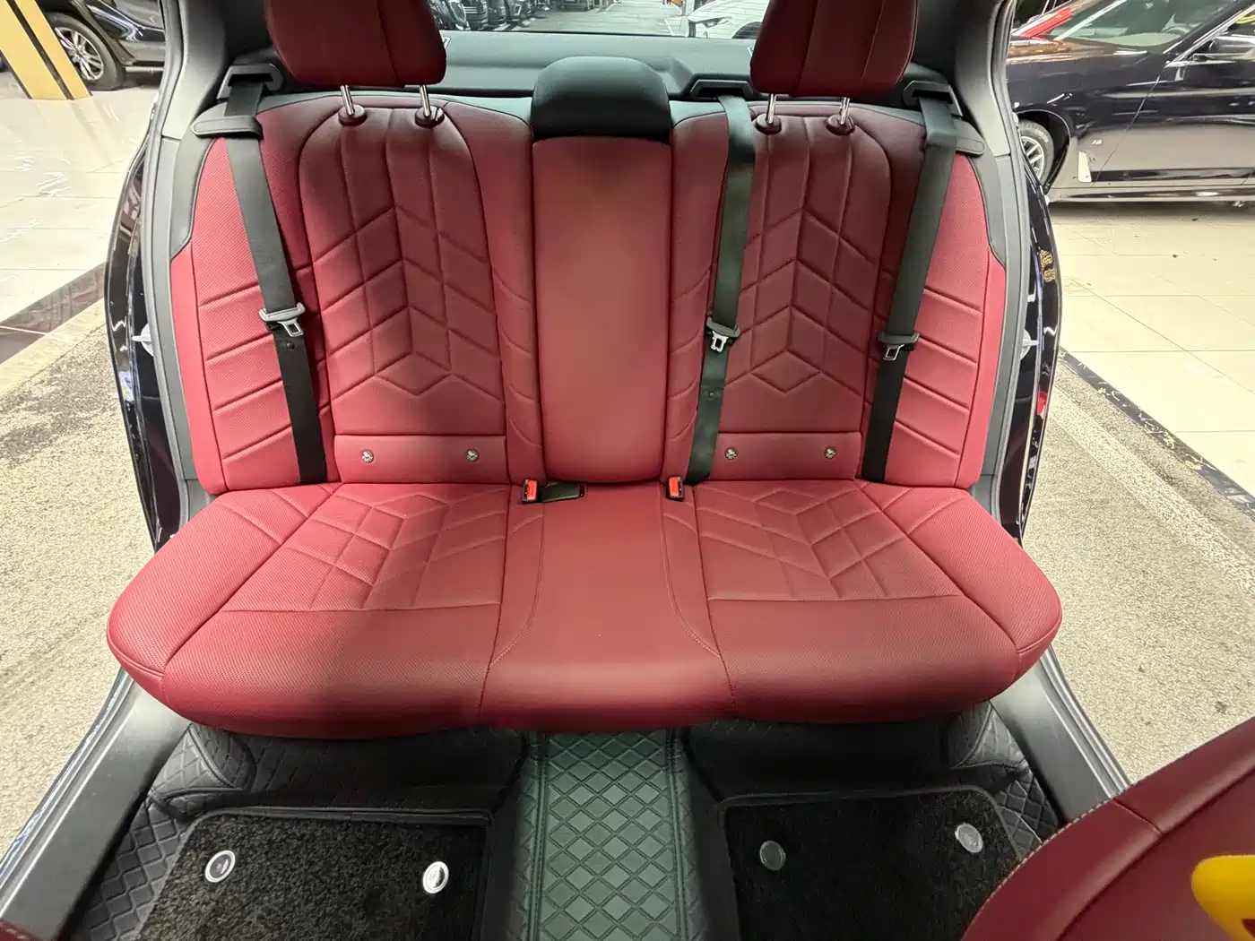 BMW 5 Series 2025 530Li Leading M Sport Package фото 25