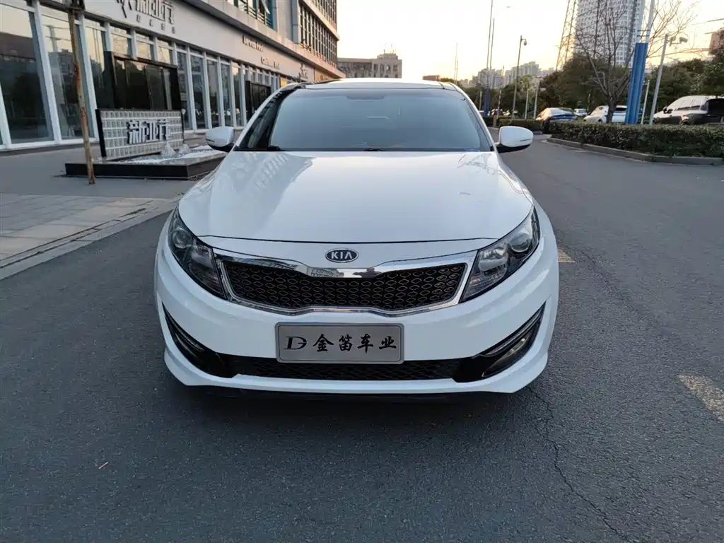 Kia K5 2012 2.0L Automatic DLX фото 2