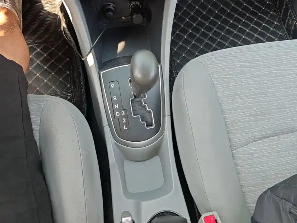 Hyundai Verna 2016 1.4L Automatic Smart GLS фото 14