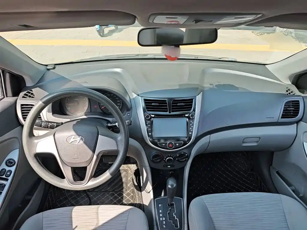 Hyundai Verna 2016 1.4L Automatic Smart GLS фото 10
