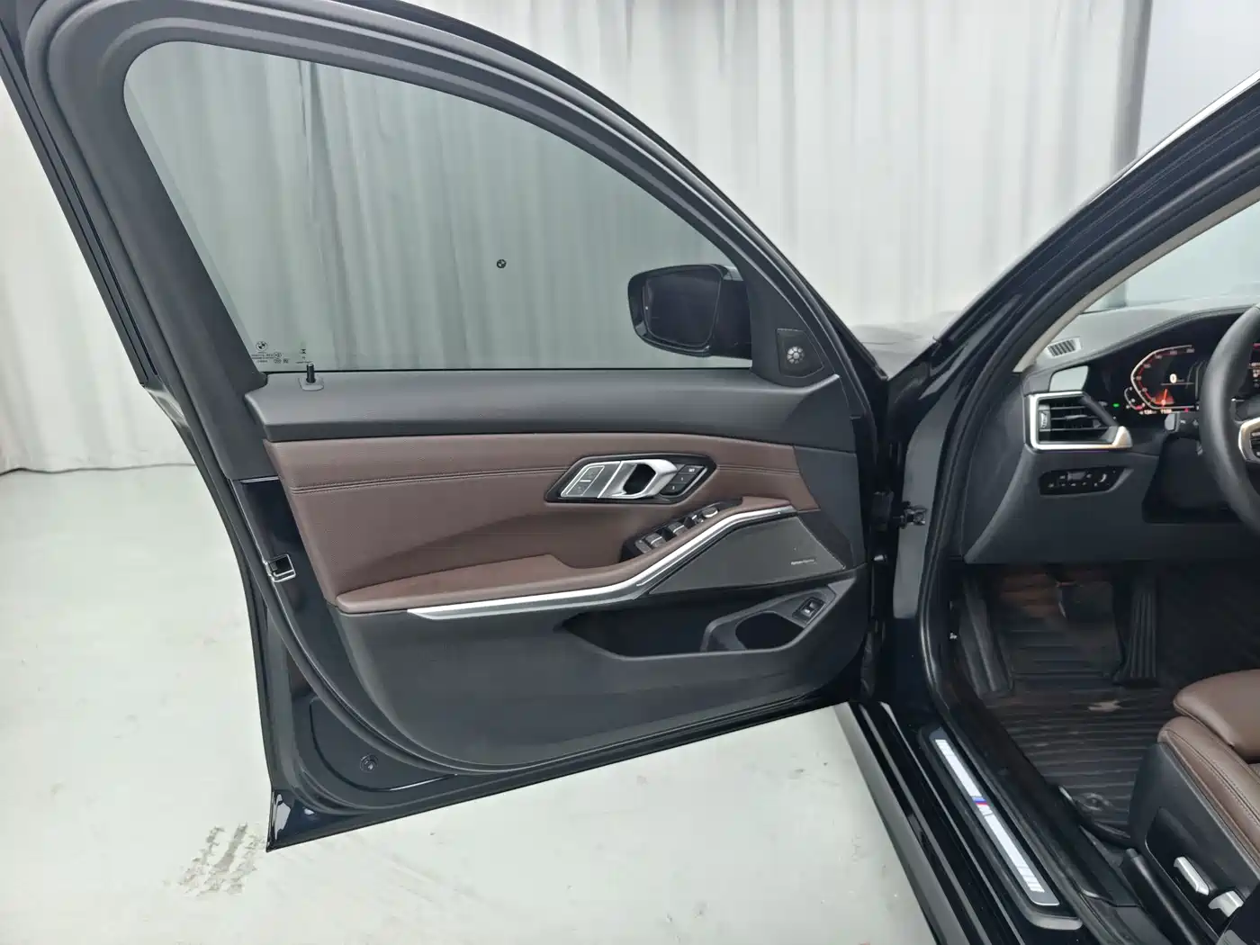 BMW 3 Series 2022 325Li M Sport Shadow Edition фото 8