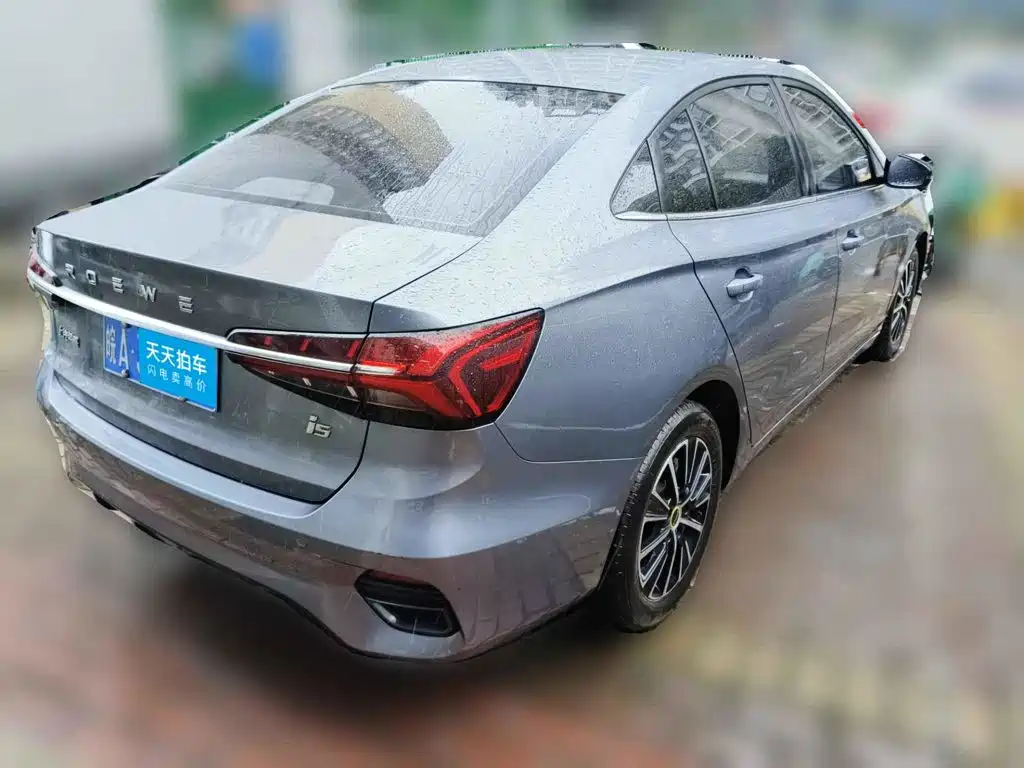 Фото 2 - Roewe i5