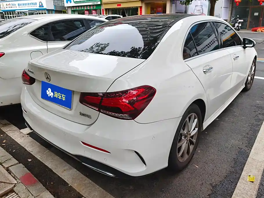 Mercedes-Benz A-Class 2021 A 200 L Sport Sedan Fashion Edition фото 3
