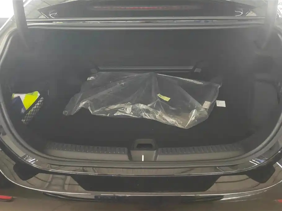 Mercedes-Benz E-Class 2025 E 300 L Luxury Sport фото 4