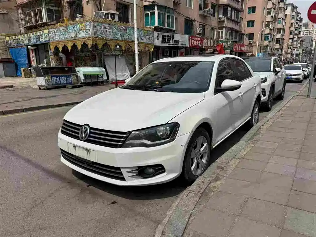 Volkswagen Bora 2014 1.6L Automatic Comfort Edition фото 3