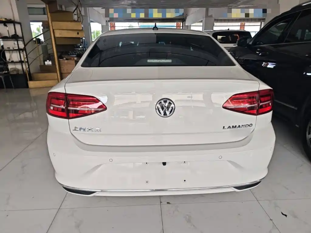 Фото 6 - Volkswagen Lamando
