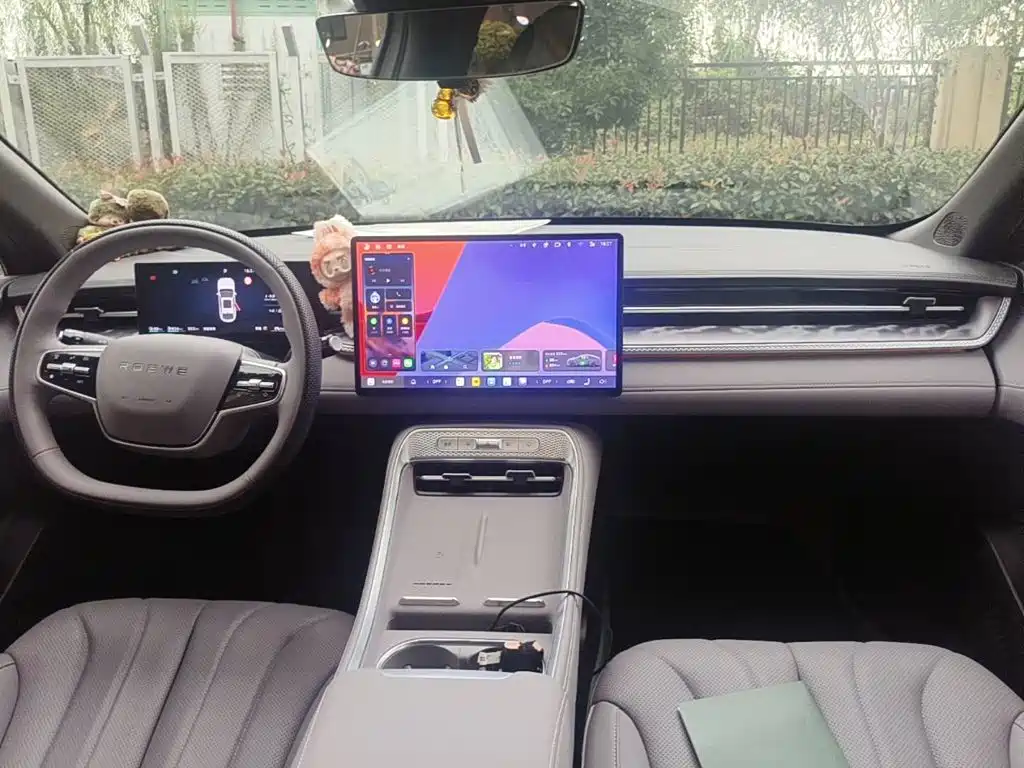 Photo 11 - Roewe M7 DMH