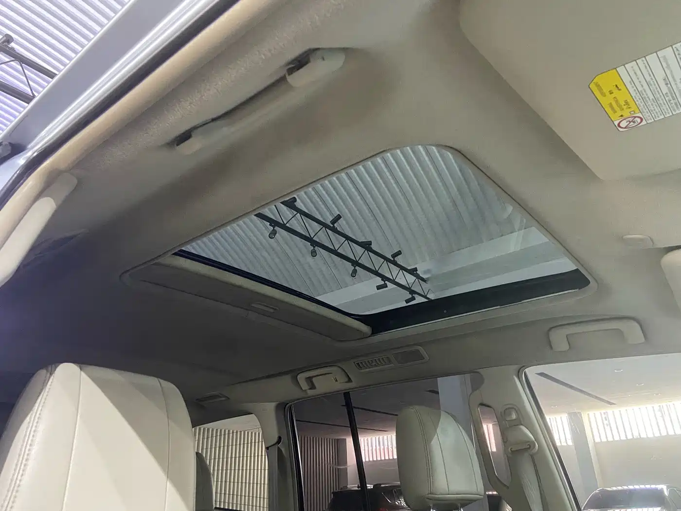 Mitsubishi Pajero (Import) 2008 2009 3.8L 5-Door Flagship