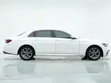 Photo 8 - Mercedes-Benz E-Class