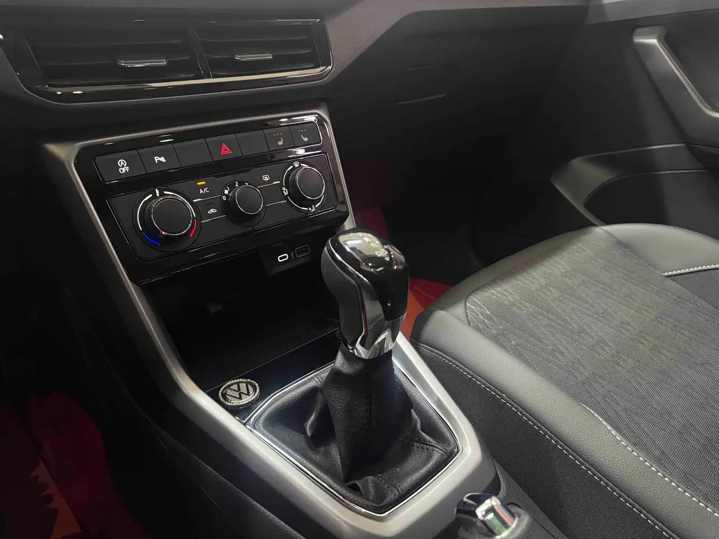 Volkswagen T-Cross 2022 280TSI DSG Comfort Edition фото 12