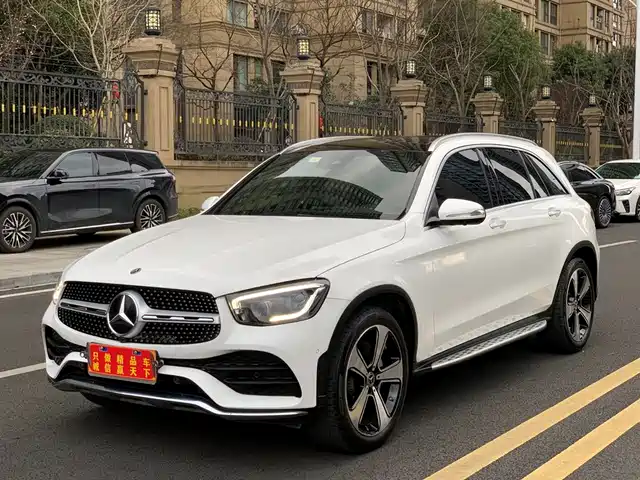 MERCEDES-BENZ GLC