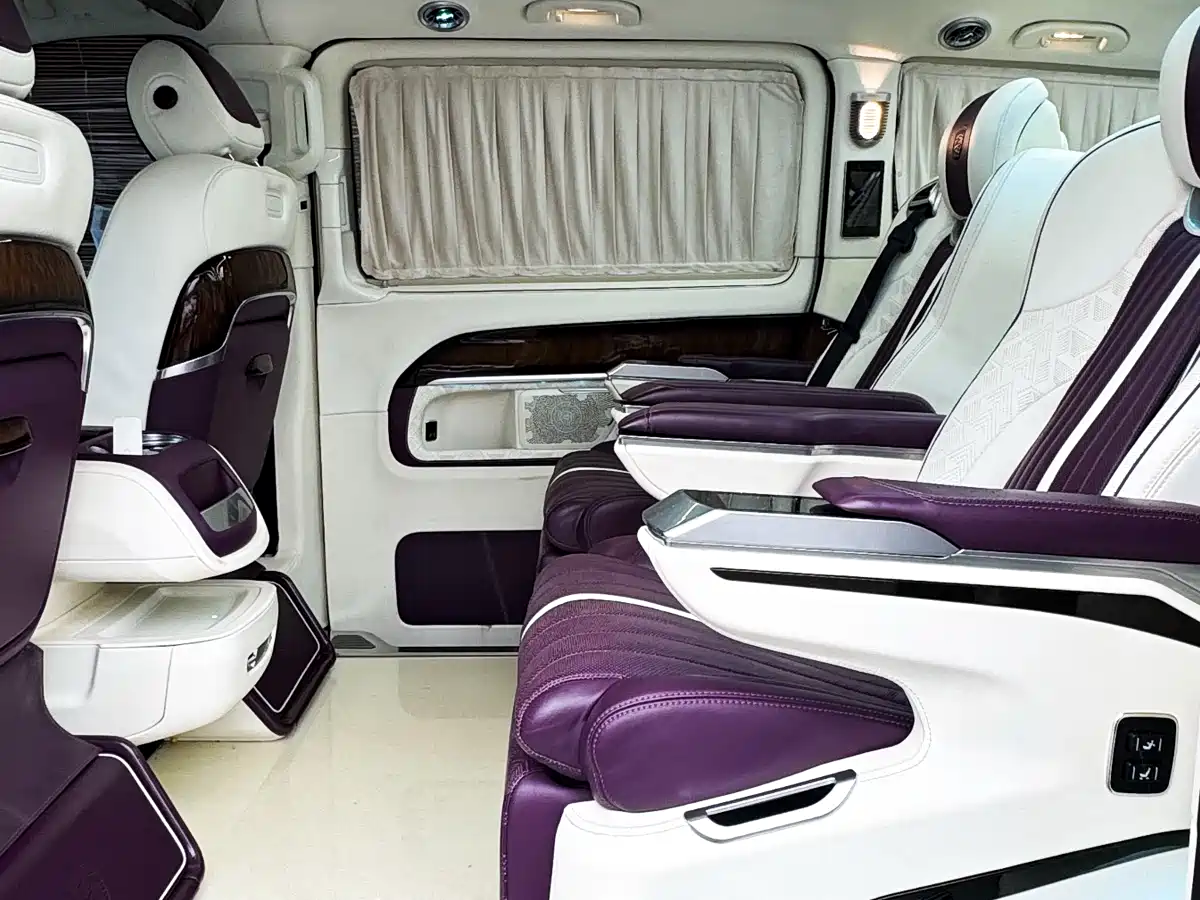 Mercedes-Benz V-Class 2021 V 260 L Long Wheelbase Luxury Edition фото 12