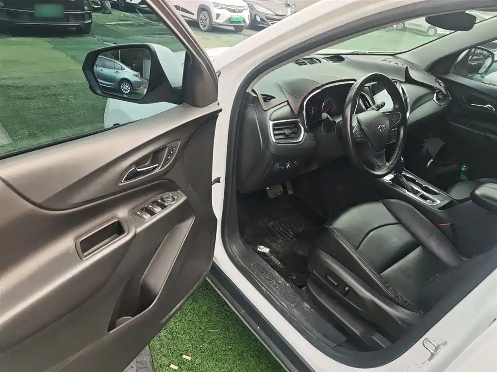 Chevrolet Equinox 2017 535T Automatic Realm Edition фото 12