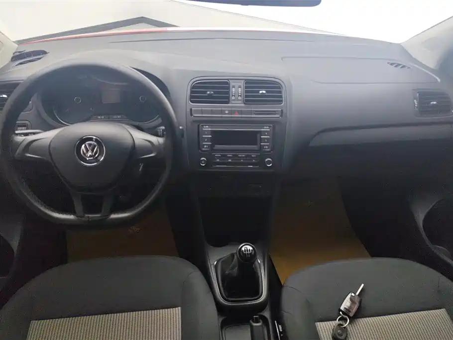 Volkswagen Polo 2016 1.4L Manual Trend фото 12